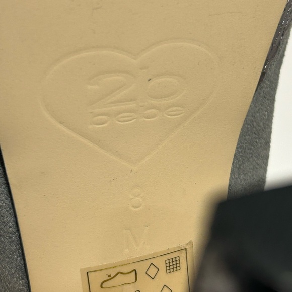 2B Bebe Gray Silver Stiletto Platform Heels Pumps Faux Suede Snake Women Size 8 - Picture 10 of 12